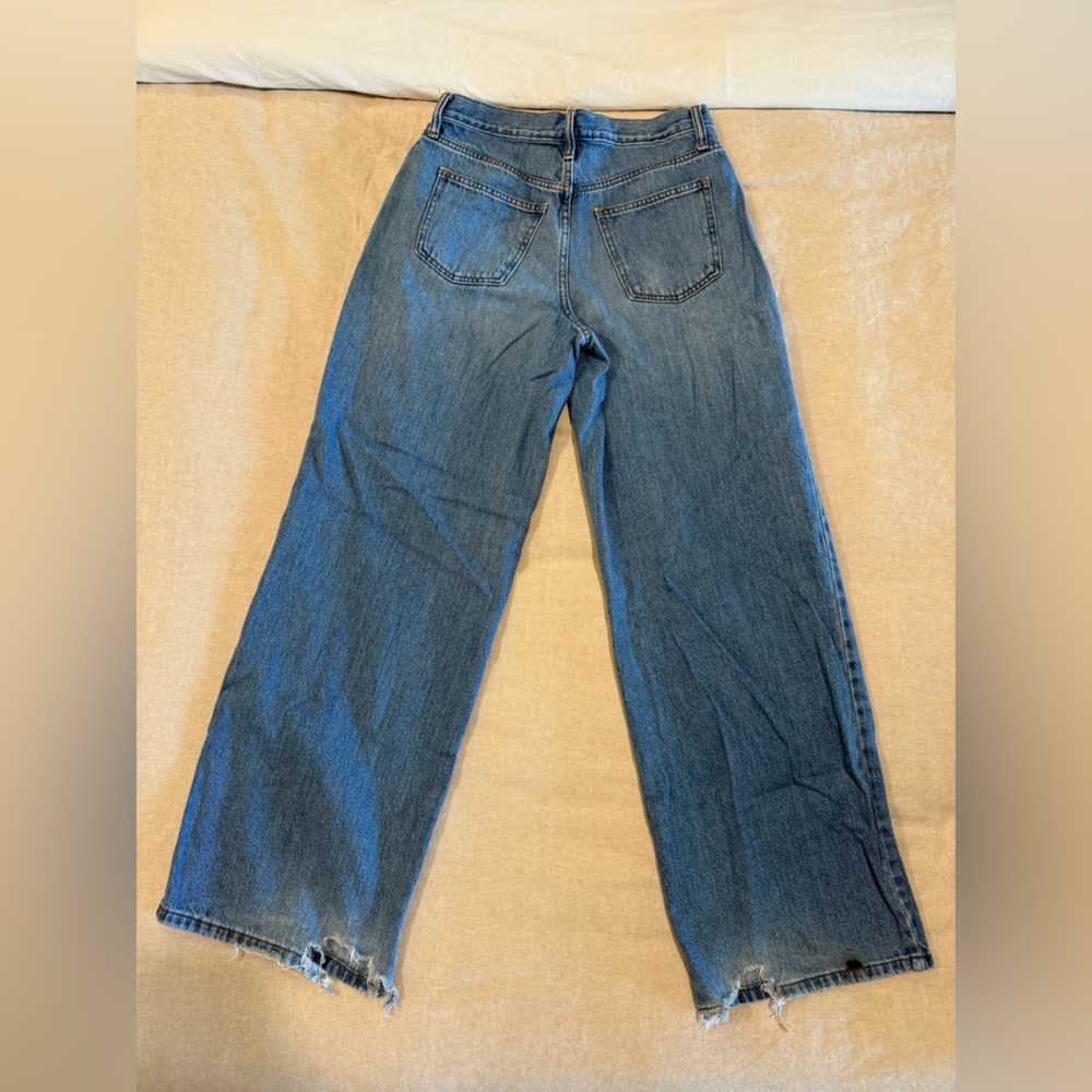 Universal Thread Straight Leg Women's Jeans in Mid Blue